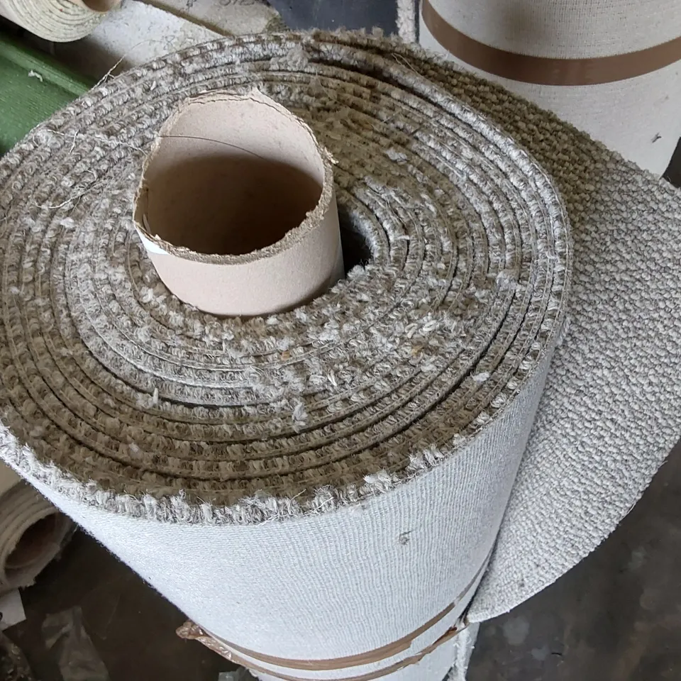 ROLL OF QUALITY LAKELAND AMBLE SIDE CARPET // SIZE: APPROX 1 X 10.06M
