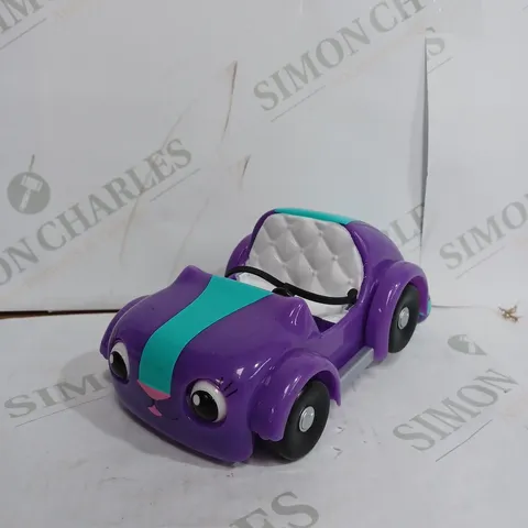 CARLITA & PANDY PAWS PICNIC + VEHICLE