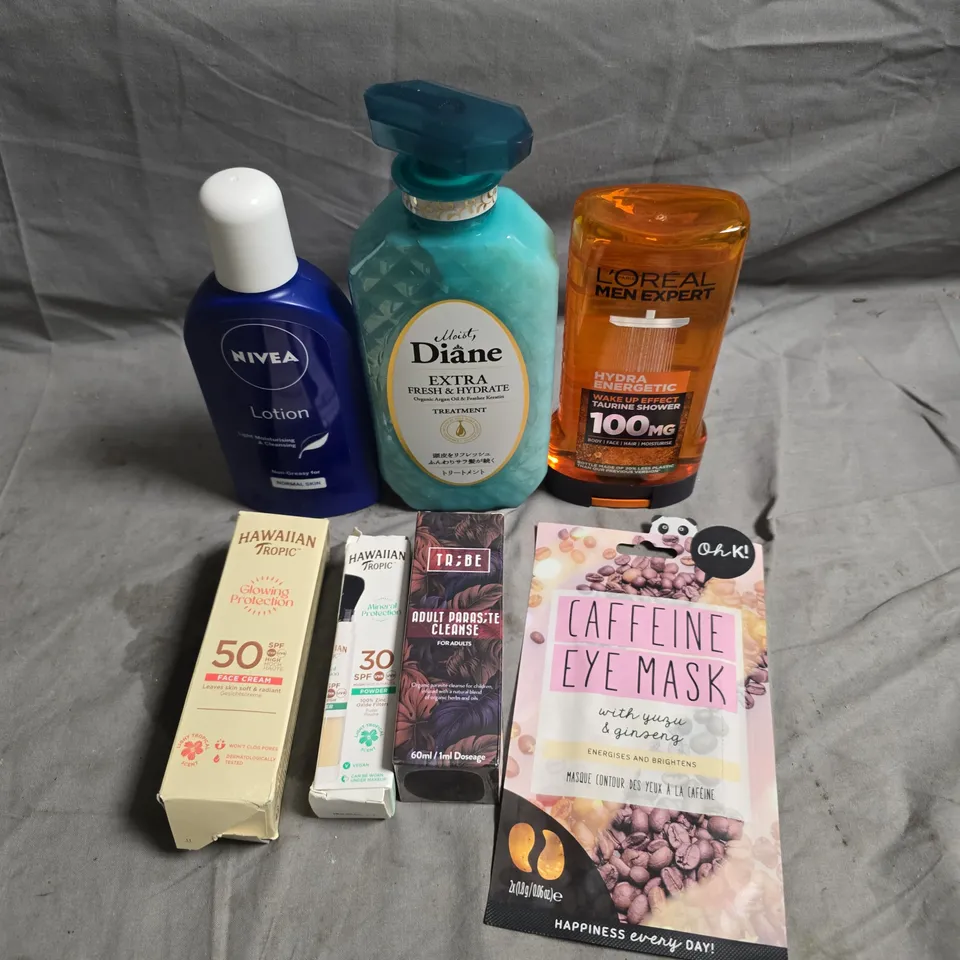 APPROXIMATELY 15 ASSORTED HEALTH & BEAUTY PRODUCTS TO INCLUDE CAFFEINE EYE MASK, NIVEA LOTION, HAWAIIAN TROPIC FACE CREAM ETC
