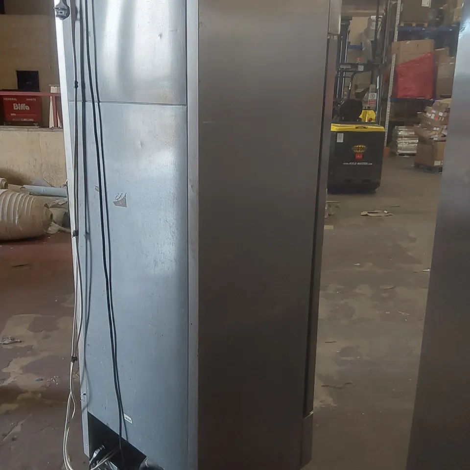 TRUE COMMERCIAL UPRIGHT FREEZER