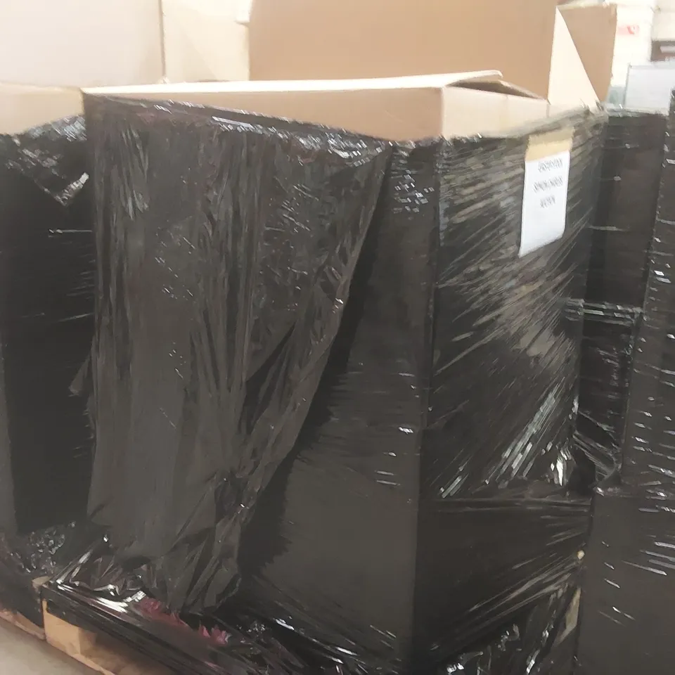 PALLET CONTAINING A VERY LARGE QUANTITY OF ASSORTED EASTER PRODUCTS