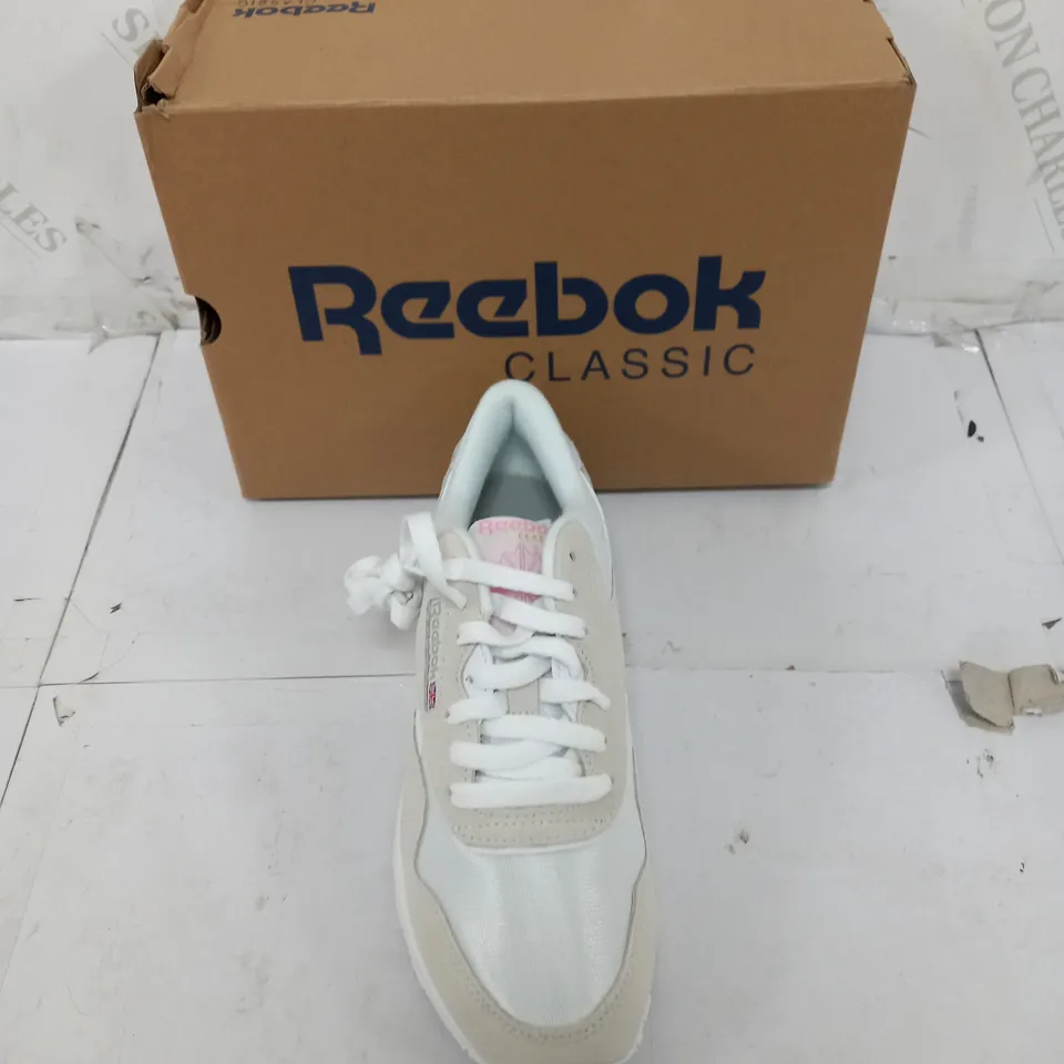 BOXED PAIR OF REEBOK CLASSIC NYLON LD00 WHITE/GREY UK 4