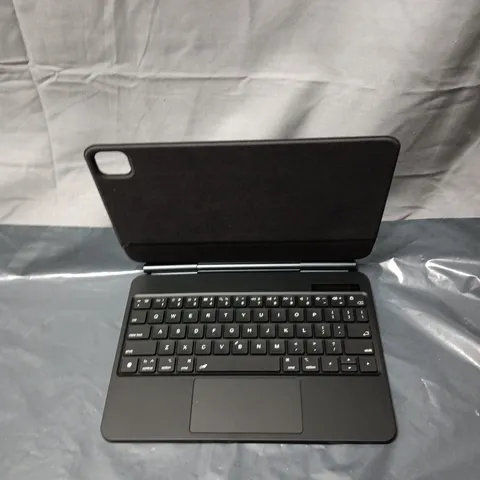 SNUG KEYBOARD CASE FOR IPAD / TABLET – BLACK