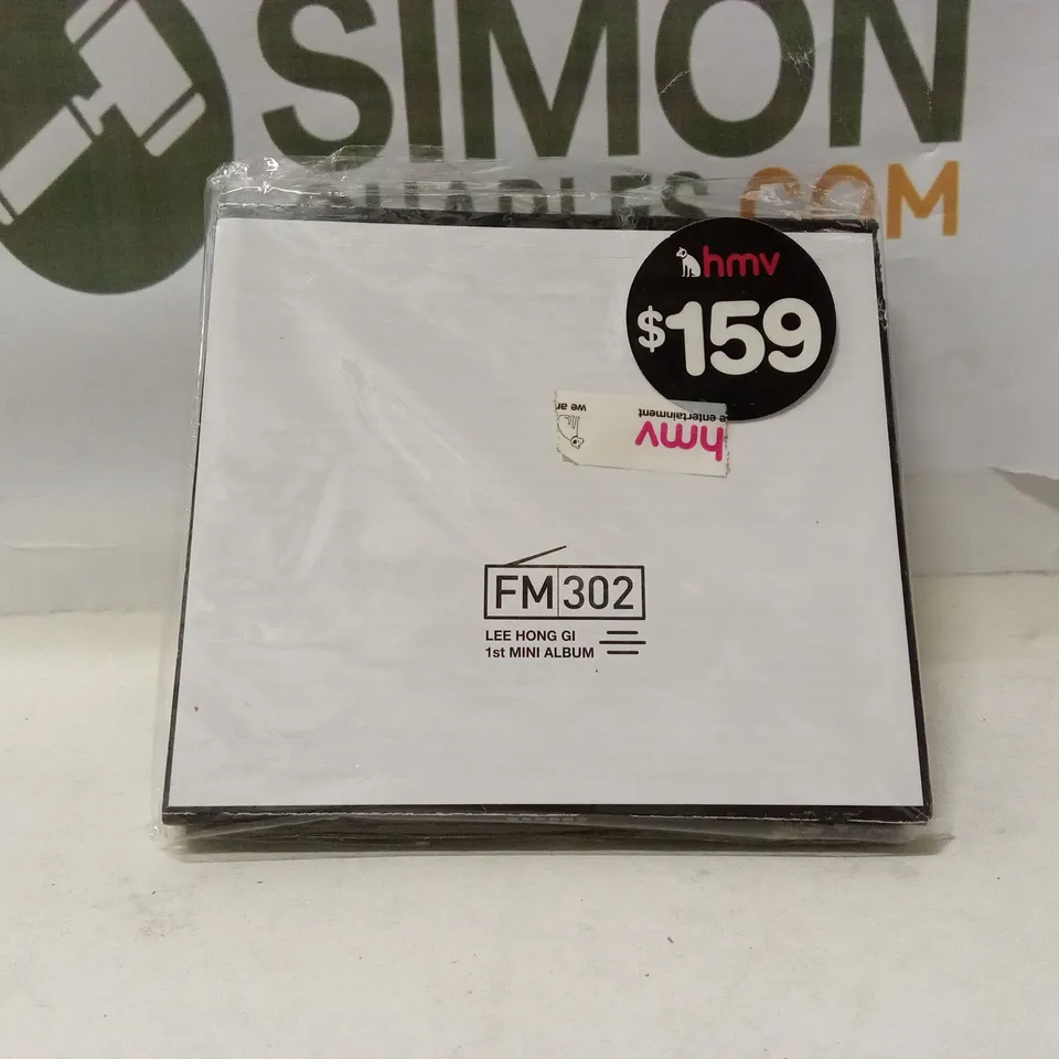LEE HONG GI FM302 1ST MINI ALBUM – CD