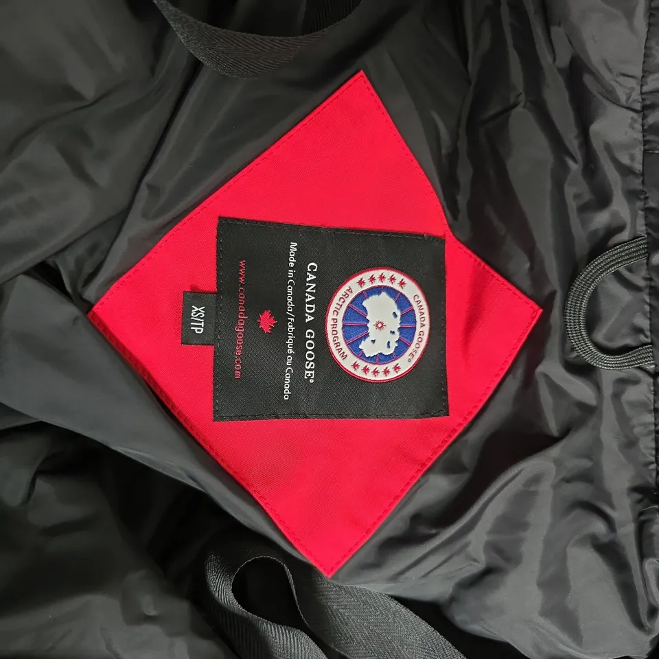 CANADA GOOSE PINK HOODED DOWN PARKA – XS