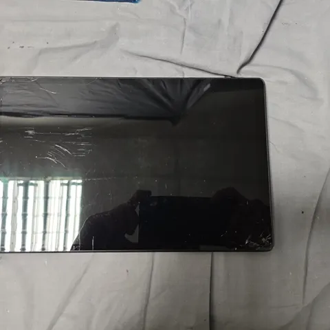LENOVO TABLET – FRONT CRACKED DISPLAY, BACK WITH LENOVO LOGO