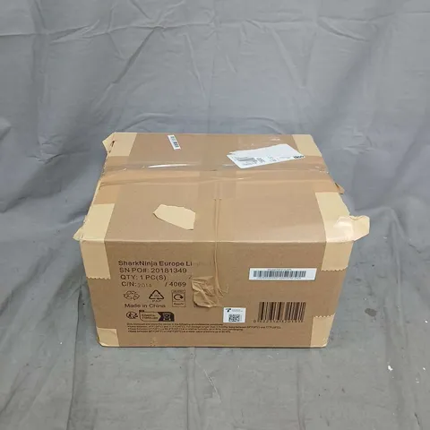 SHARK CRYOGLOW LED MASK WITH CHARGING STAND 