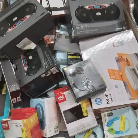 PALLET CONTAINING VERY LARGE AMOUNT OF SPEAKERS, HEADPHONES, PRINTERS AND OTHER ELECTRONIC ITEMS