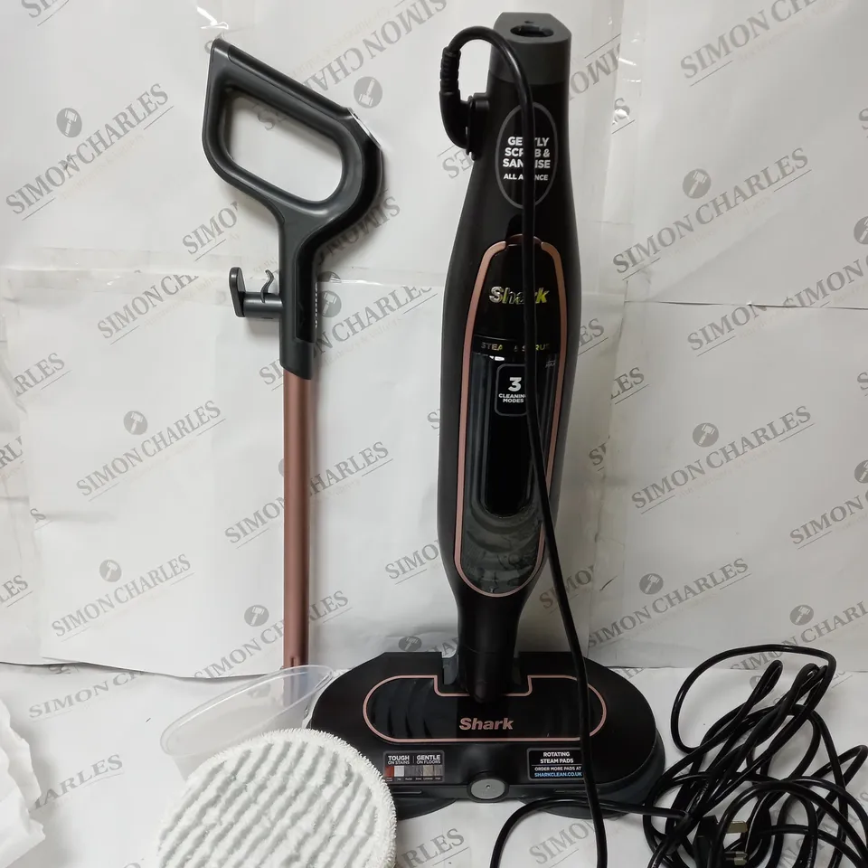 UNBOXED SHARK STEAM SCRUBBER WITH STEAM BLAST S7201