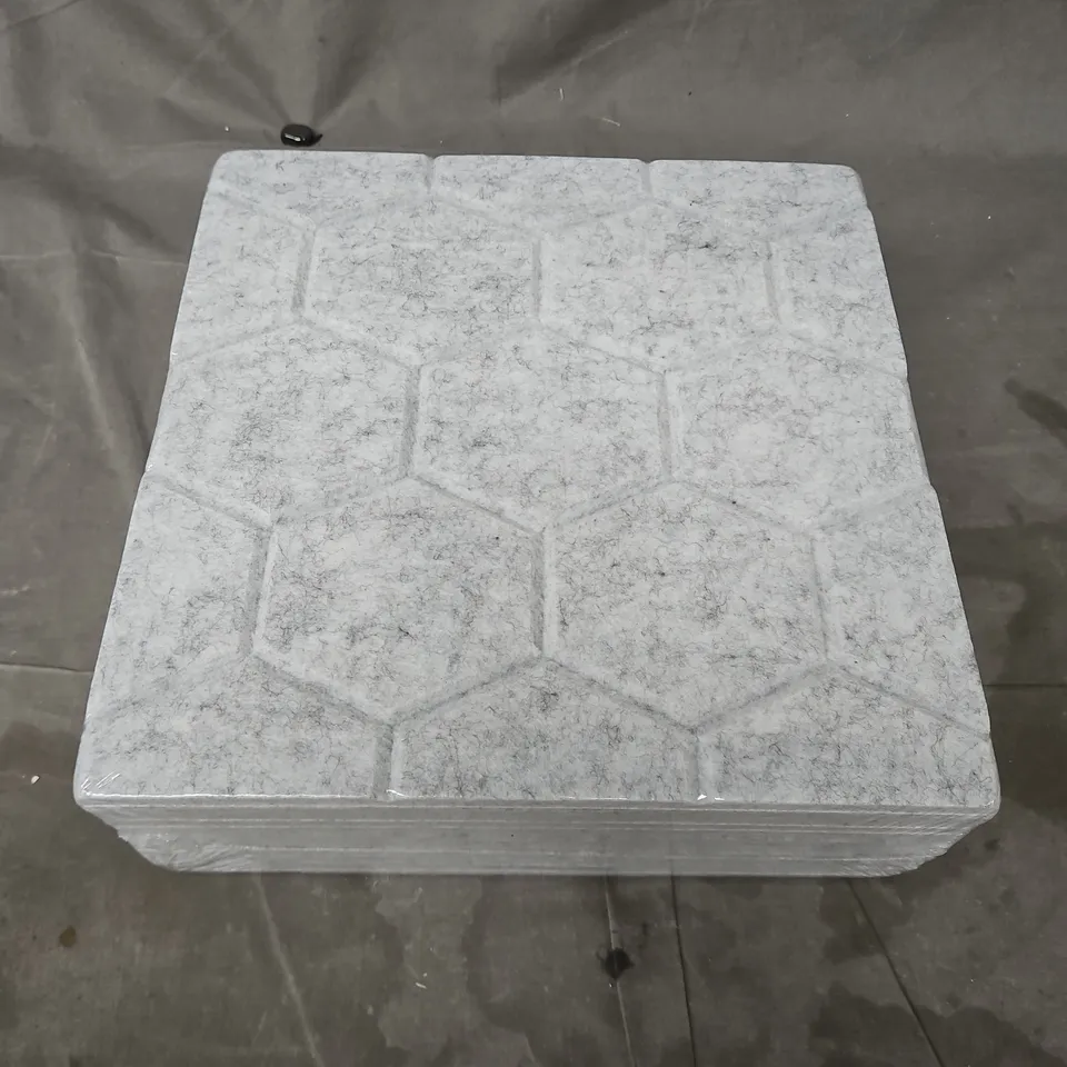 12 ADHESIVE TEXTURED HEXAGONAL WALL PANELS (30X30CM)