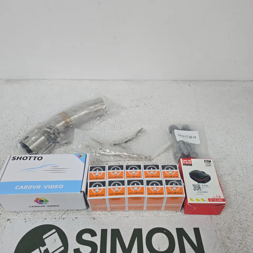 APPROXIMATELY 15 ASSORTED ITEMS INCLUDING SHOTTO CARDVR VIDEO, AUTO LAMP BULBS AND A CAR FM PLAYER