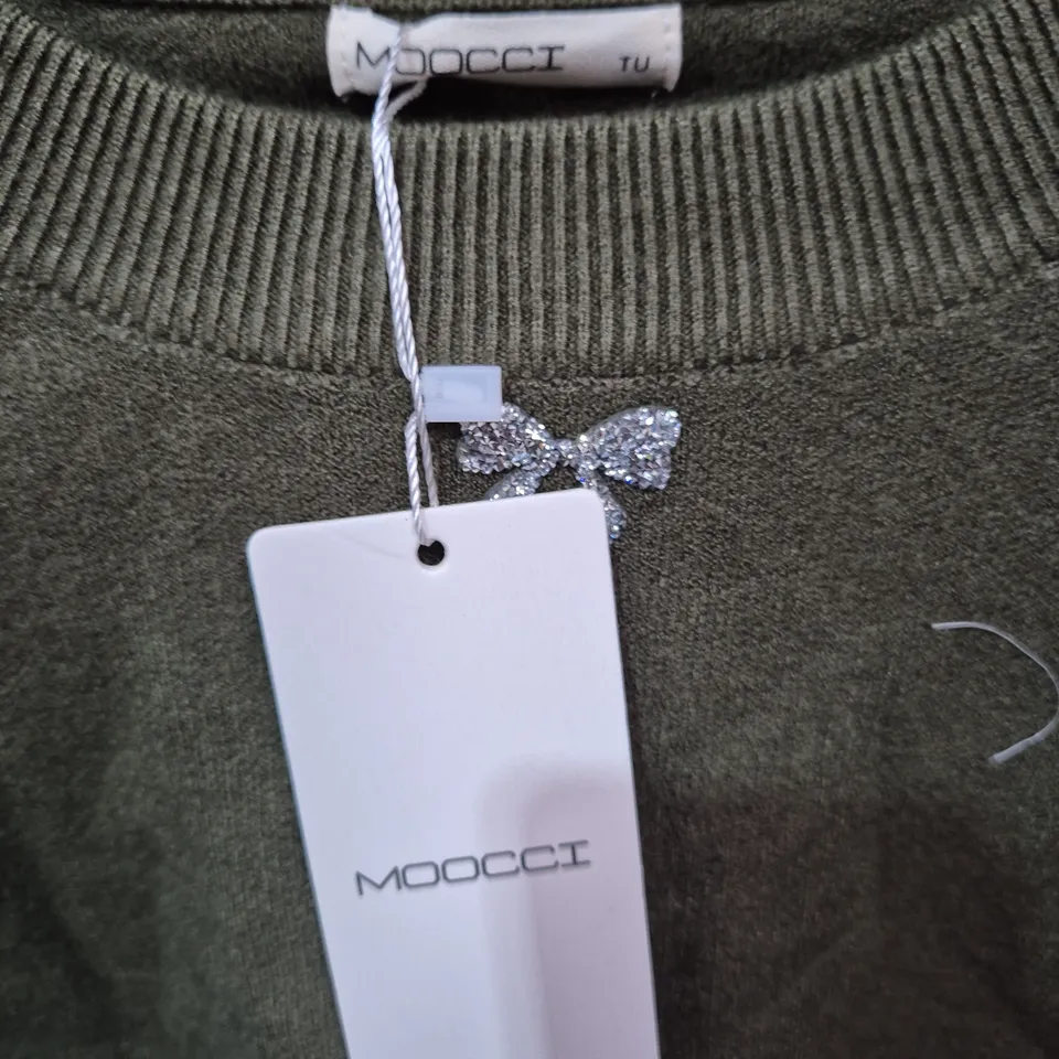 MOOCCI OLIVE GREEN KNIT JUMPER WITH RHINESTONE BOW – WOMEN'S, SIZE TU