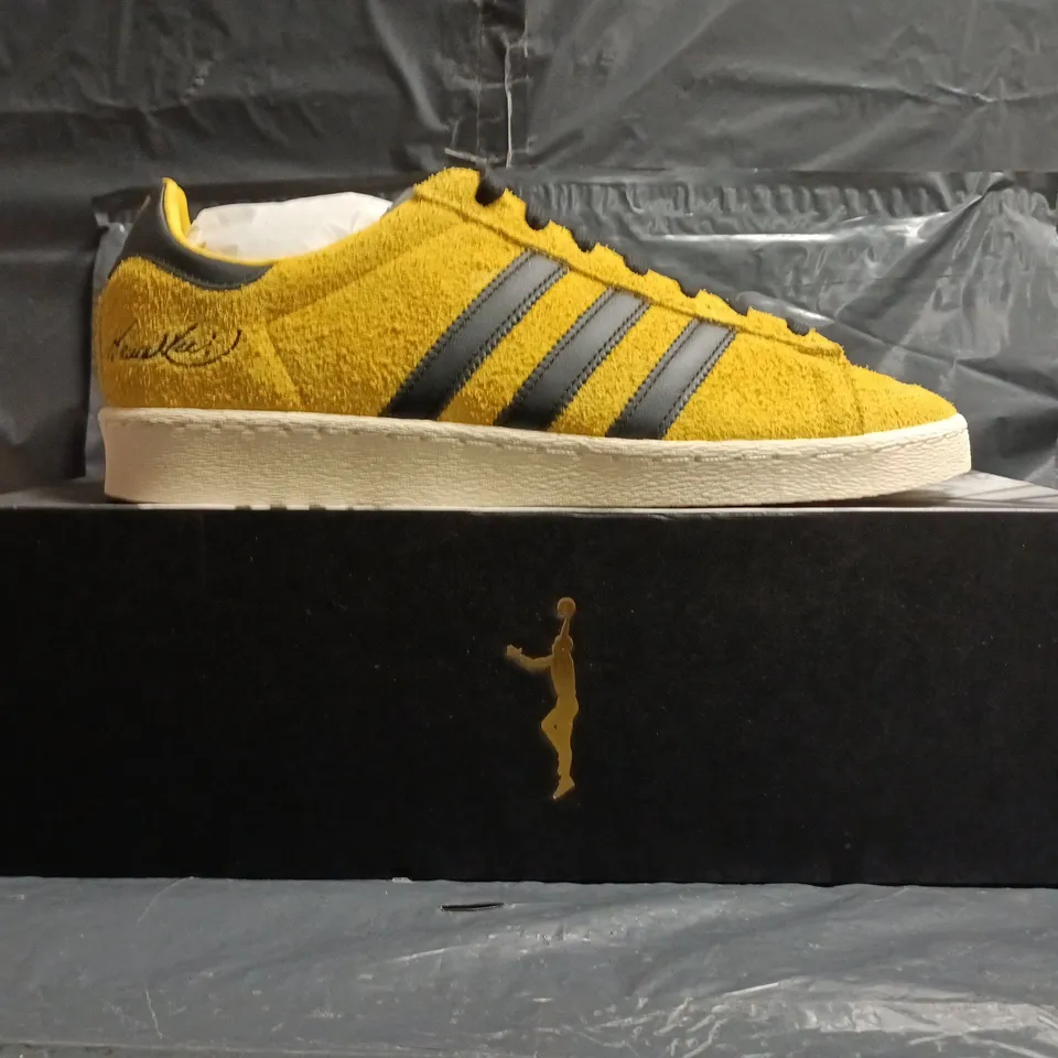 BOXED PAIR OF ADIDAS JABBAR LO TRAINERS IN YELLOW/BLACK SIZE UK 11