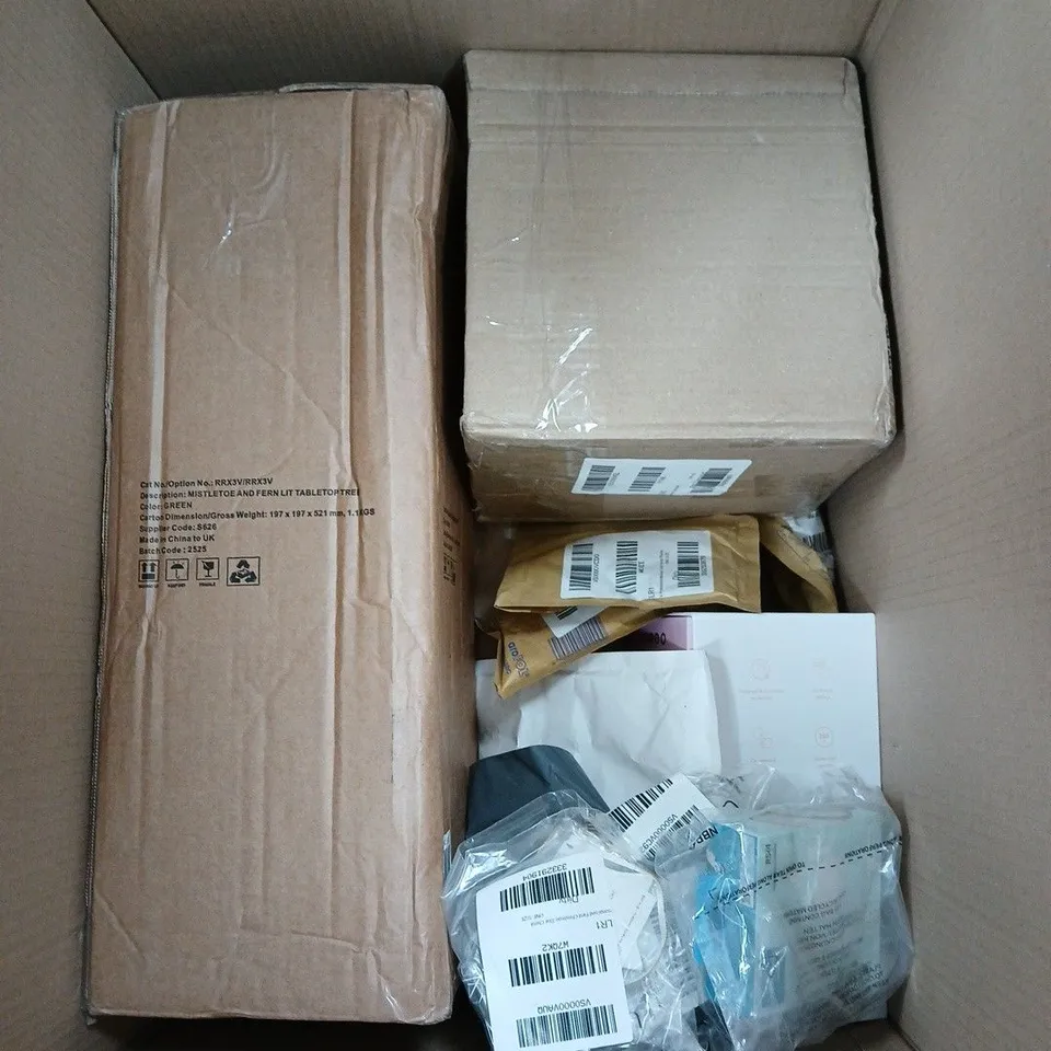 BOX OF APPROXIMATELY 10 ASSORTED HOUSEHOLD ITEMS TO INCLUDE - WOODLAND LAP TRAY - TYPHOON FAJITA BOWLS - FUNKYHAMPERS TREAT BOX - ETC