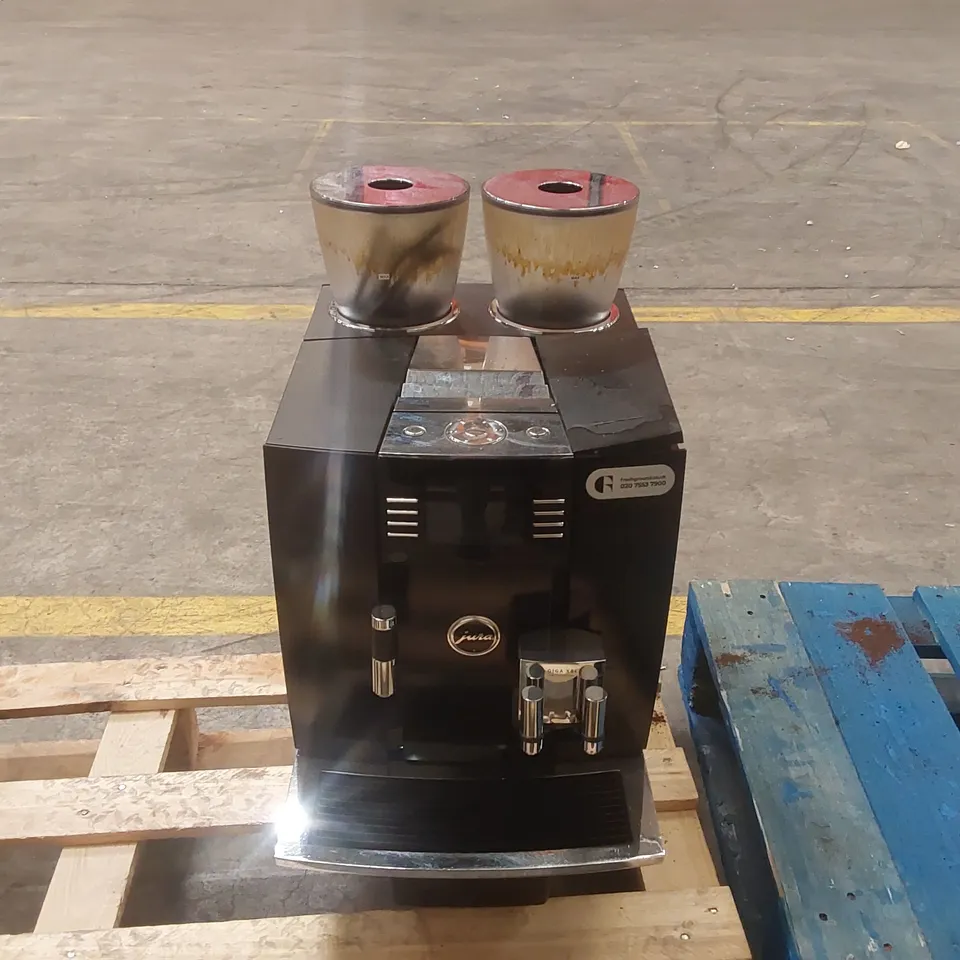 JURA GIGA COMMERCIAL COFFEE MACHINE 