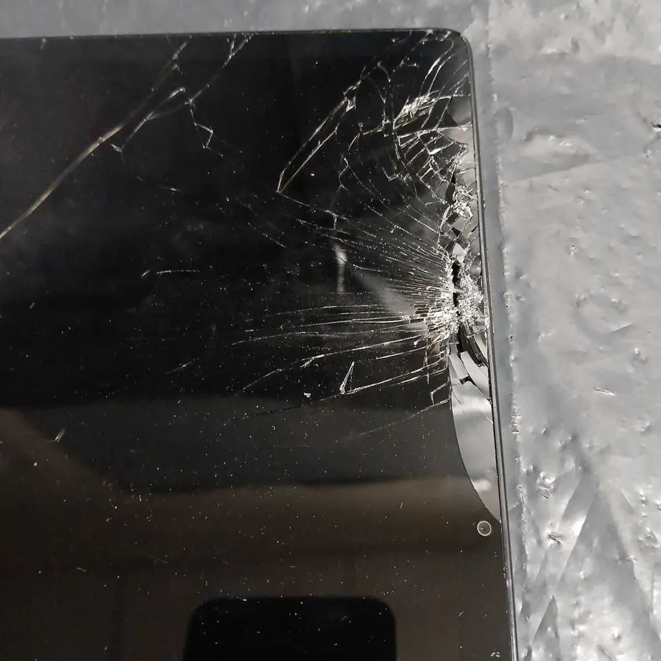 SAMSUNG GALAXY TAB A9+ 5G SM-X216B - BLACK, CRACKED SCREEN