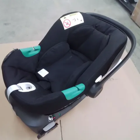 UNBOXED CYBEX SILVER CAR SEAT ON CYBEX ATONB2 I-SIZE BASE