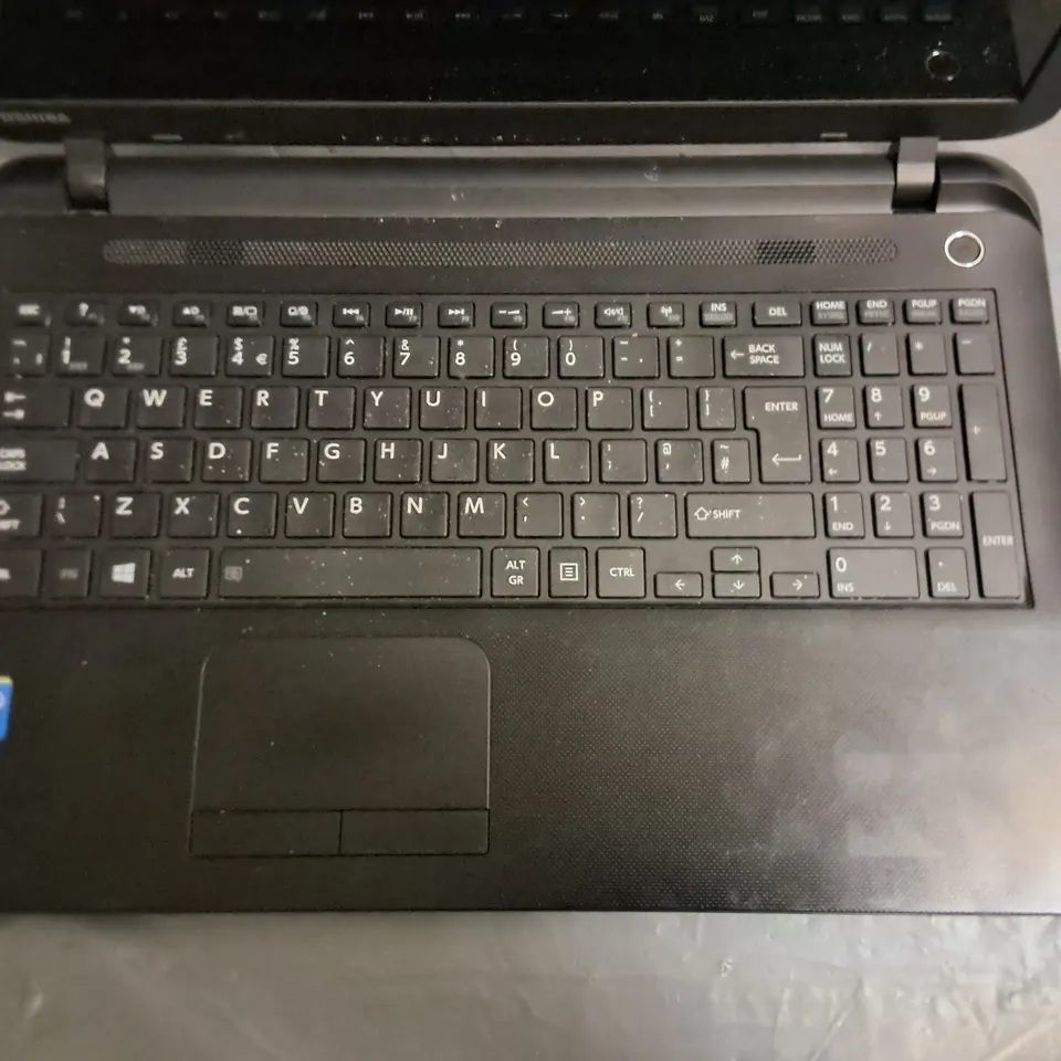 UNBOXED TOSHIBA SATELLITE C50-B-14D INTEL INSIDE 