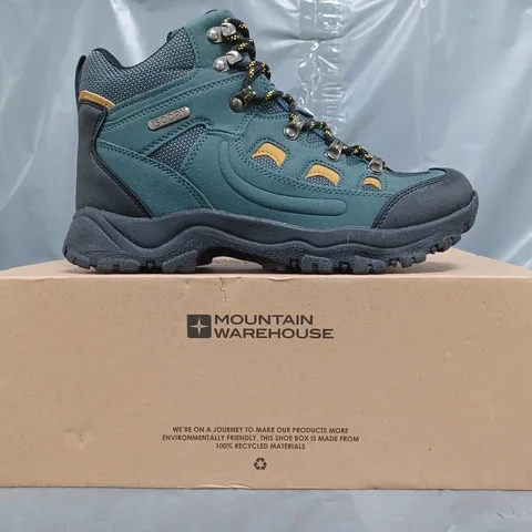 BOXED PAIR OF MOUNTAIN WAREHOUSE ADVENTURER WATERPROOF HIKING BOOTS IN DEEP TEAL/TAN SIZE UK 6