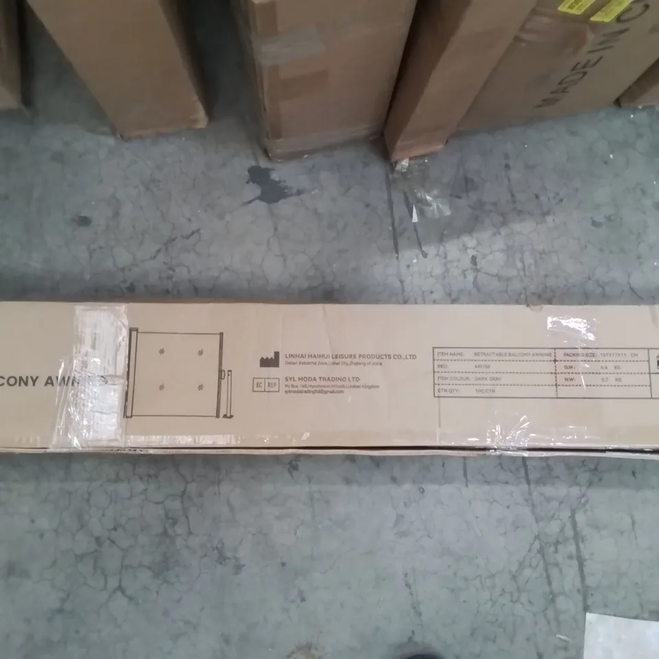 BOXED SOL 27 OUTDOOR 300CM W X 12CM D FABRIC COVER MOTORISED RETRACTABLE SIDE AWNING - DARK GREY (1 BOX)