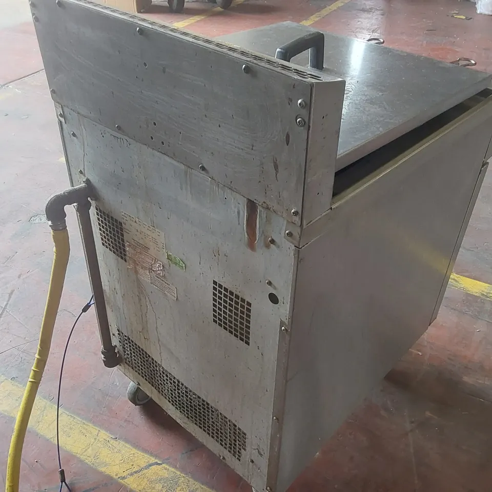 FALCON DOMINATOR G2860 COMMERCIAL TWIN BASKET GAS FRYER