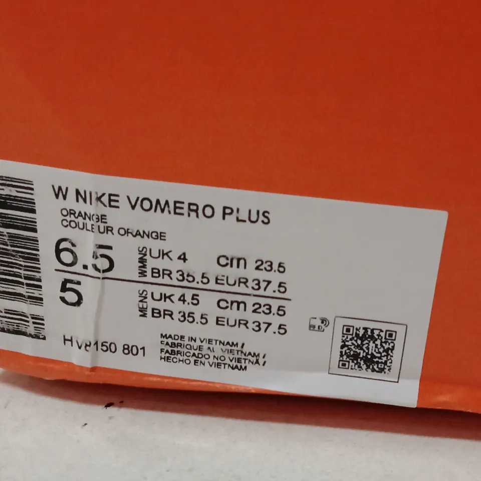 NIKE VOMERO PLUS RUNNING SHOES – ORANGE, UK 4.5 (MEN'S) IN BOX