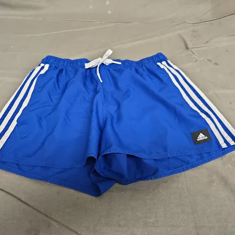 ADIDAS LOGO SHORTS - SIZE M 