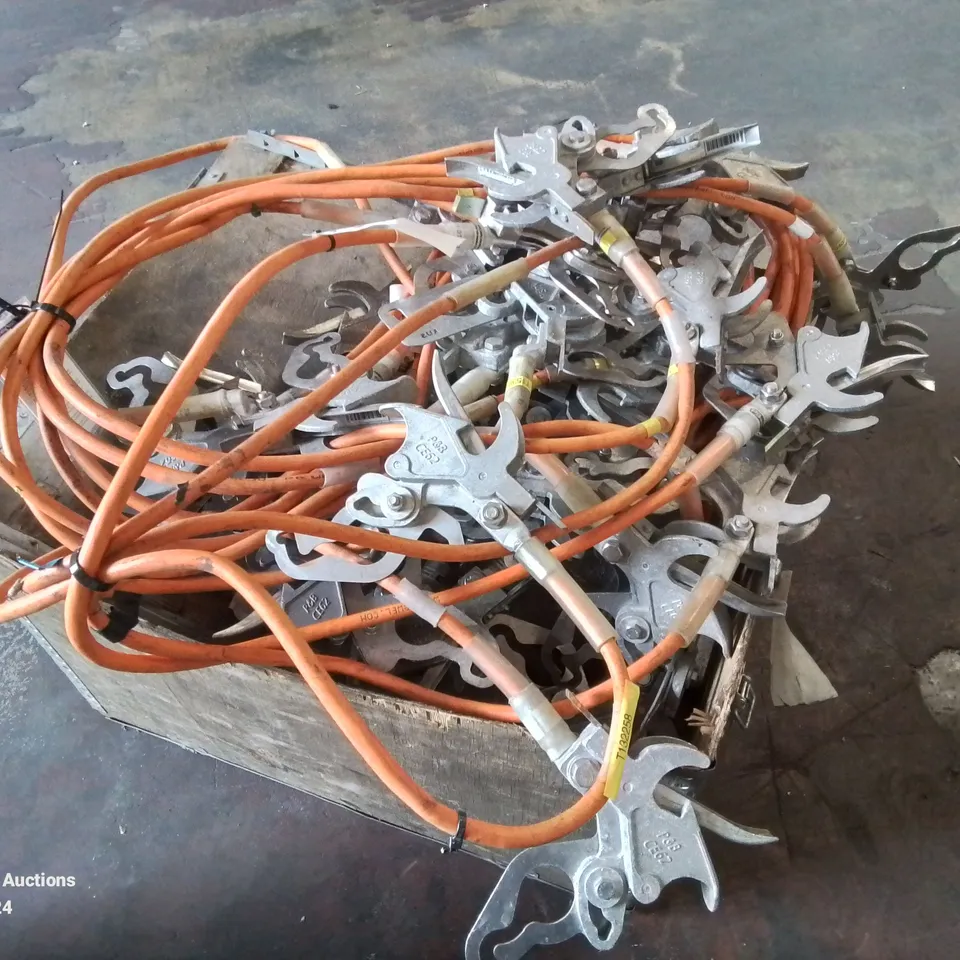 LARGE BOX OF ELECTRICAL EARTH CABLES AND CLAMPS