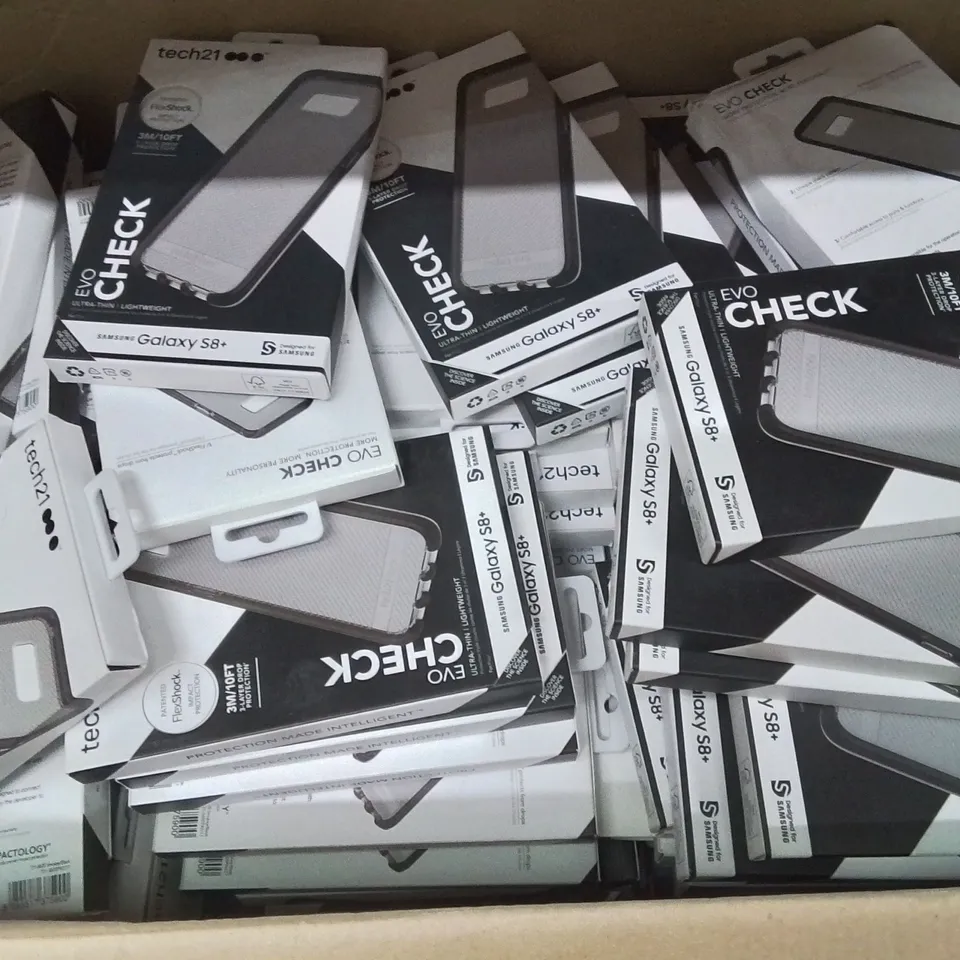BOX CONTAINING LARGE AMOUNT OF TECH21 FLEXSHOCK IMPACT PROTECTION SCREENS FOR SAMSUNG GALAXY S8+ PHONES