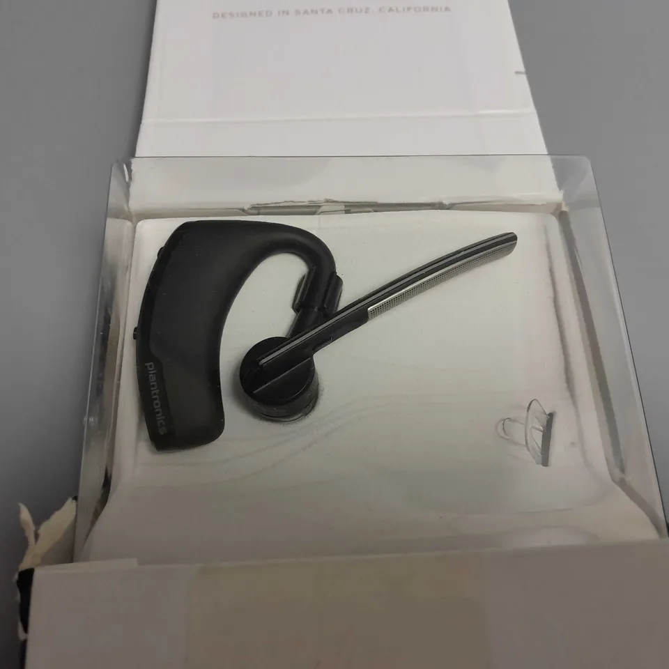 BOXED PLANTRONICS VOYAGER LEGEND HEADSET