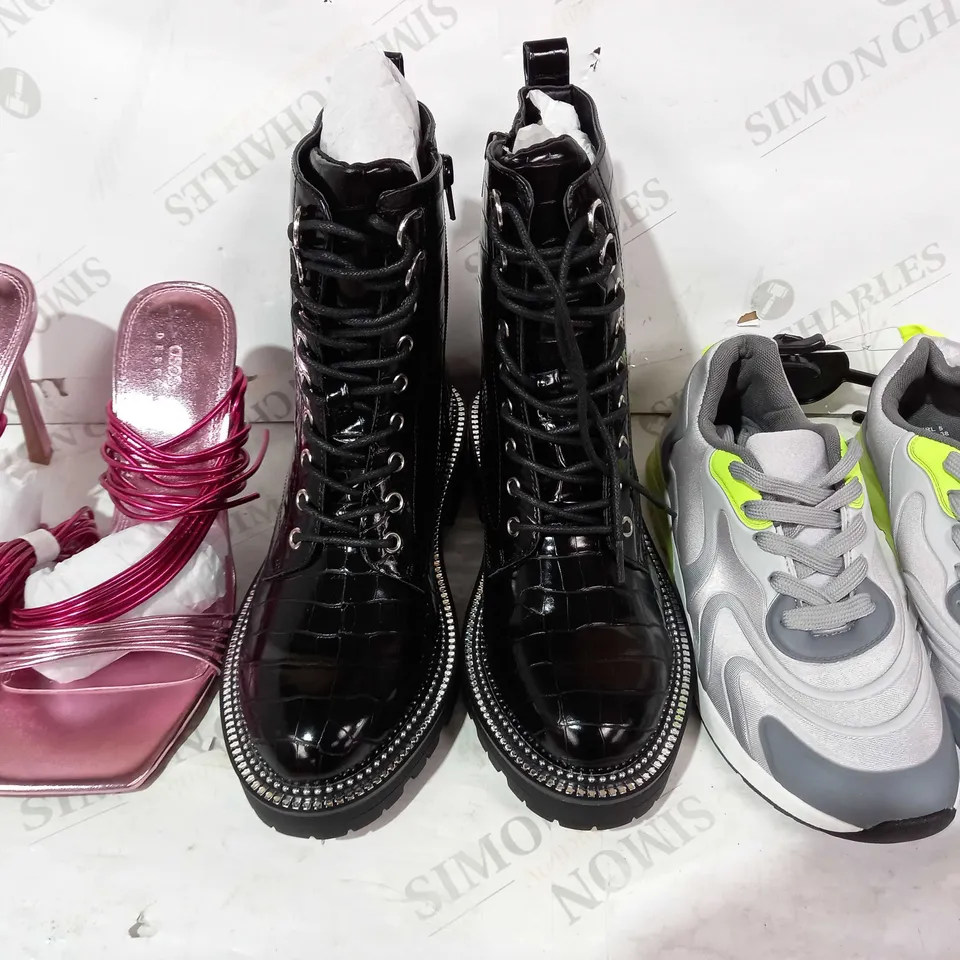 BOX OF APPROXIMATELY 15 ASSORTED PAIRS OF SHOES AND FOOTWEAR ITEMS IN VARIOUS STYLES AND SIZES TO INCLUDE RIVER ISLAND, PRIMARK, ASOS DESIGN, ETC