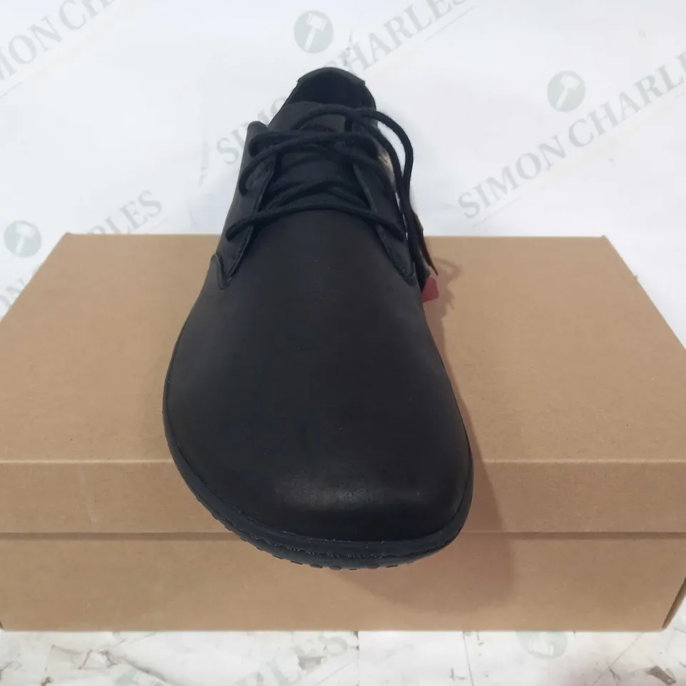 BOXED PAIR OF VIVO BAREFOOT LACE UP SHOES IN BLACK EU SIZE 46