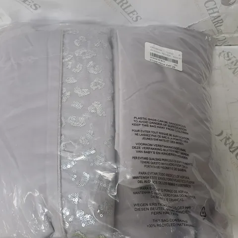 BOXED JM BY JULIEN MACDONALD SEQUIN ANIMAL PRINT BEDDING SET - DOUBLE
