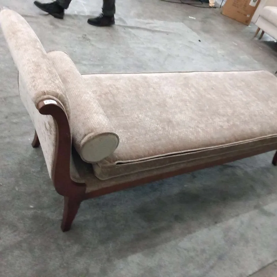 DESIGNER ITALIAN 19TH CENTURY STYLE MAHOGANY CHAISE LONGUE WITH BROWN FABRIC UPHOLSTERY