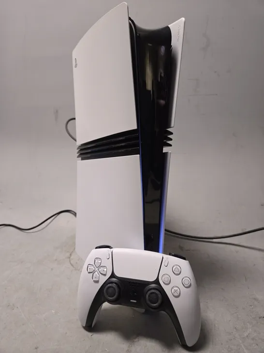 Lot 7610: BOXED SONY PLAYSTATION 5 PRO WHITE CONSOLE - 5134200 | Simon