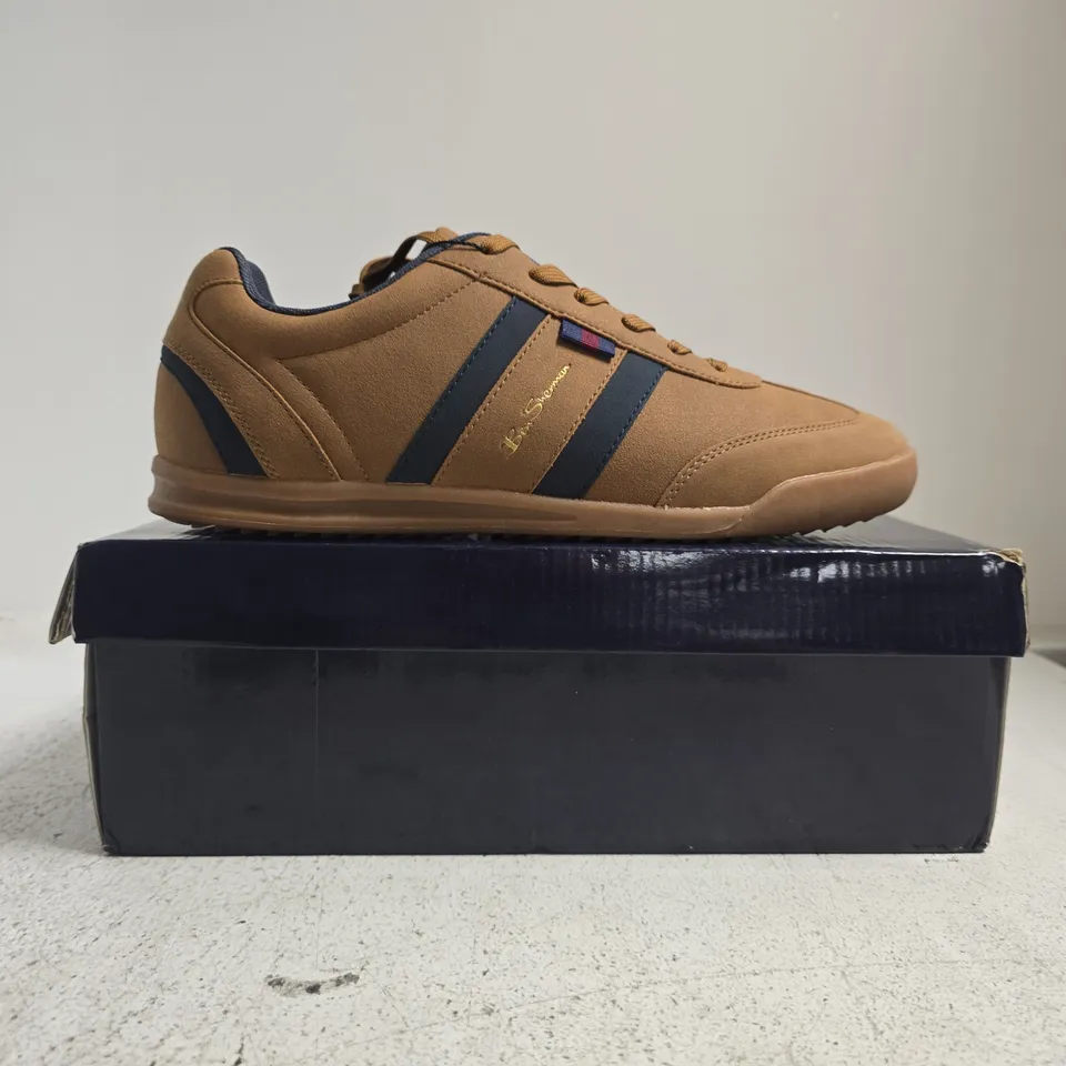 BOXED PAIR OF BEN SHERMAN KEELER SHOES IN TAN/NAVY SIZE UK 8