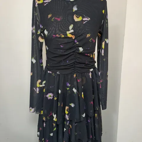 TED BAKER FITTED BODICE DRESS IN BLACK SIZE 3