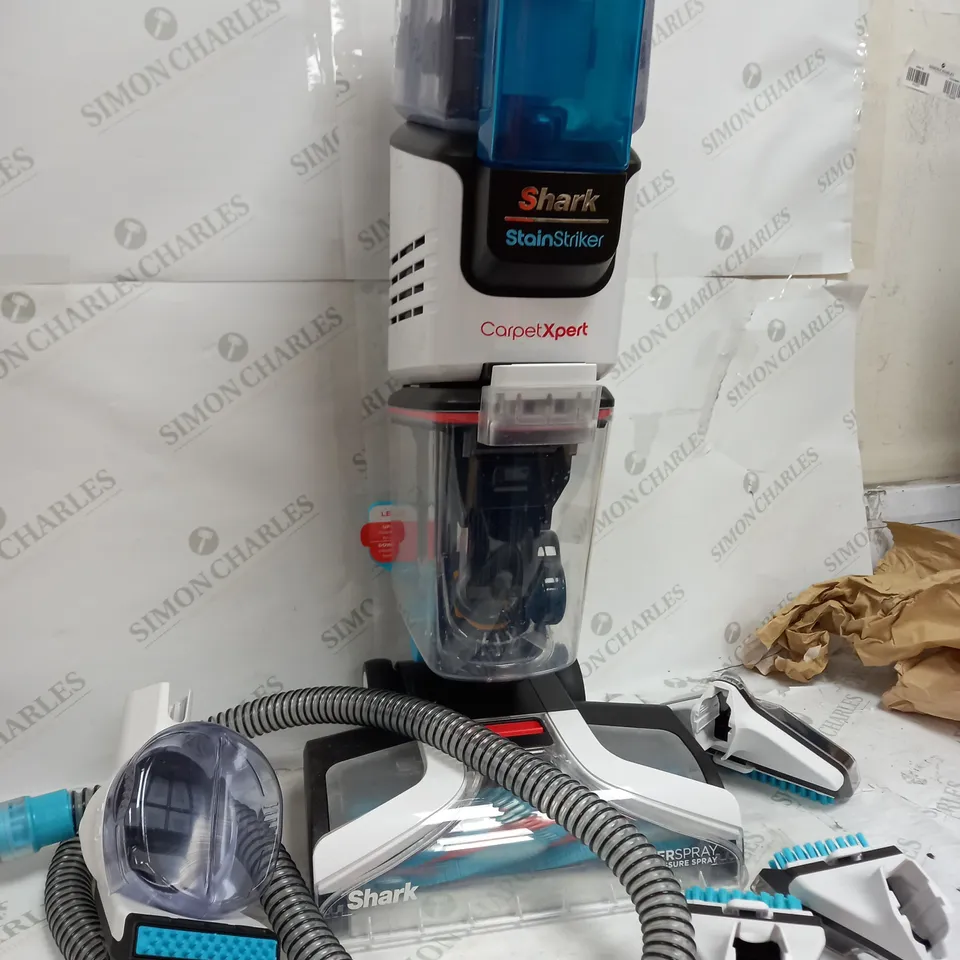 SHARK CARPET XPERT DEEP CARPET CLEANER & BUILT IN STAIN STRIKER EX200UK - COLLECTION ONLY