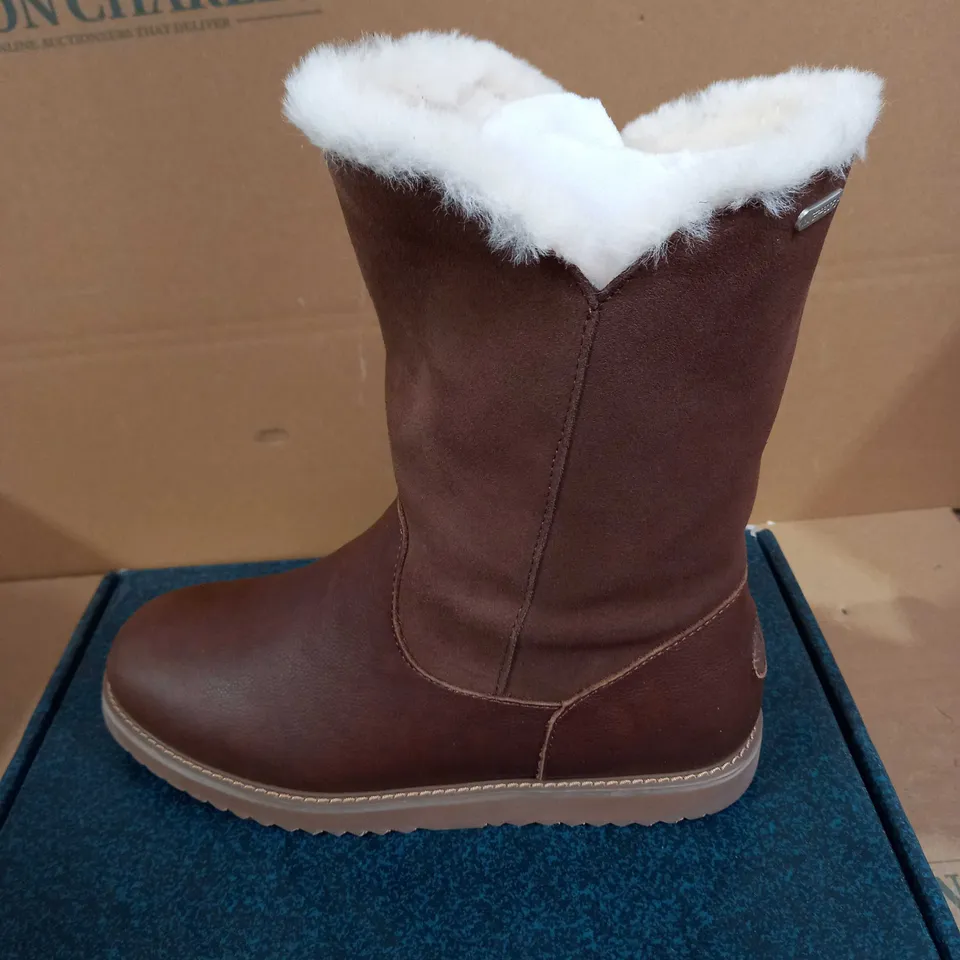 EMU AUSTRALIA SUEDE MID BOOT - OAK - SIZE 6