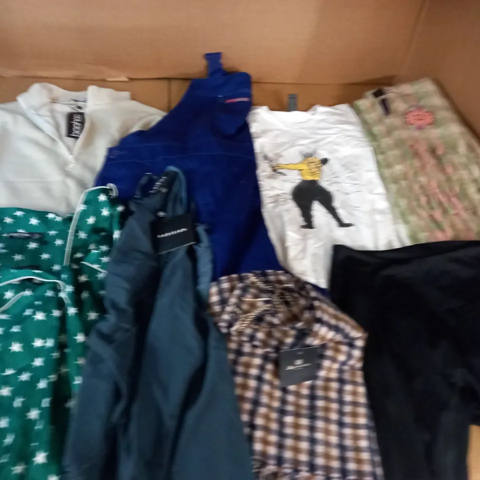 LARGE QUANTITY OF ASSORTED CLOTHING ITEMS TO INCLUDE BOOHOO, NASTY GAL AND PARISIAN