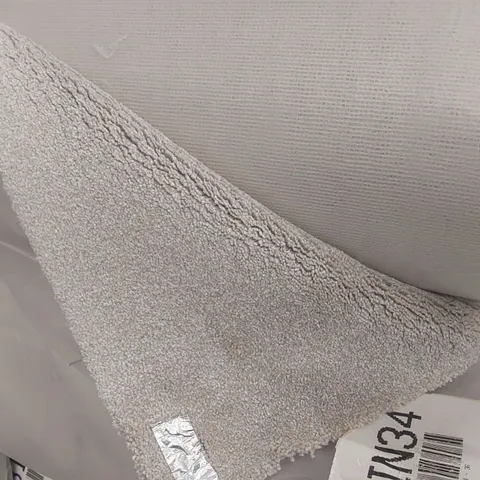 ROLL OF QUALITY FIRST IMPRESSIONS PEACEFUL CARPET - APPROXIMATELY 3.75 x 5m