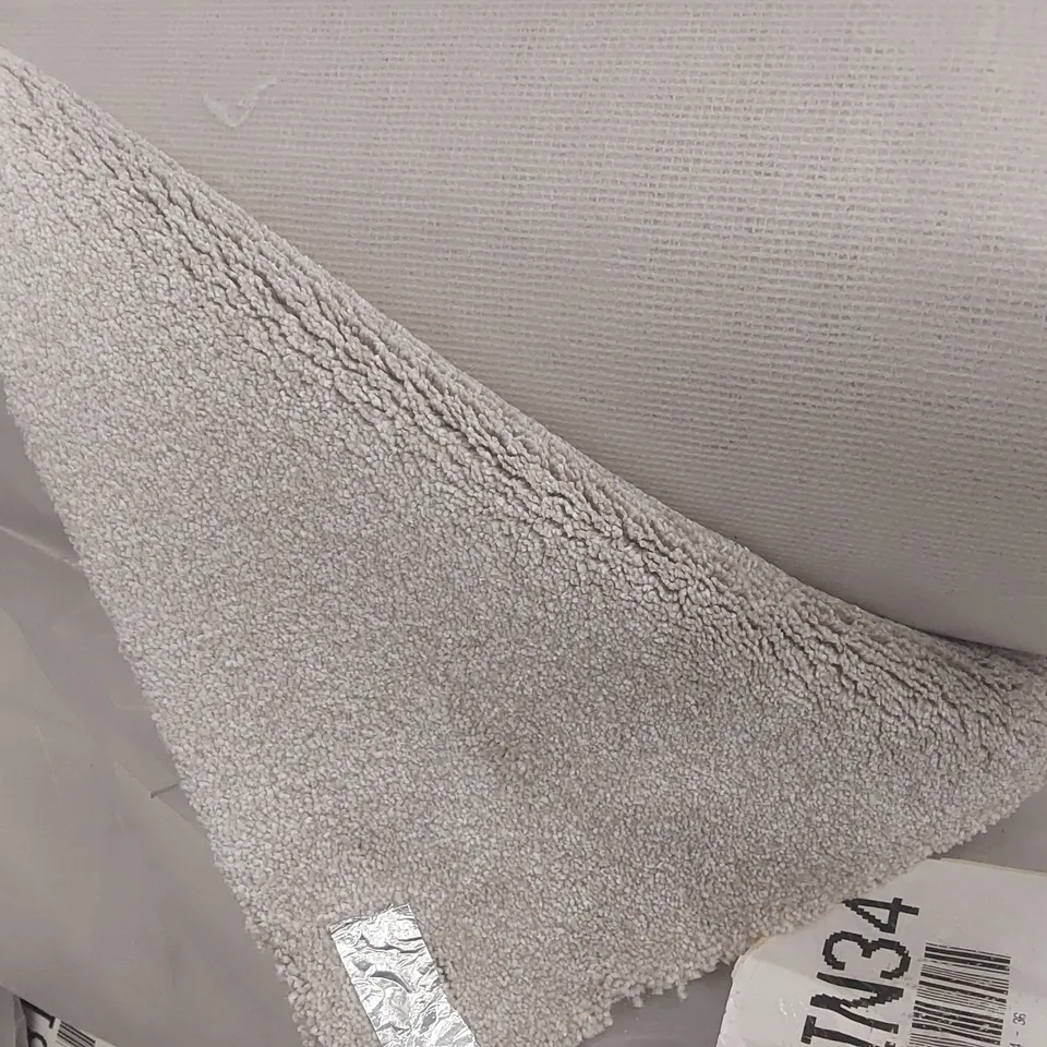 ROLL OF QUALITY FIRST IMPRESSIONS PEACEFUL CARPET - APPROXIMATELY 3.75 x 5m