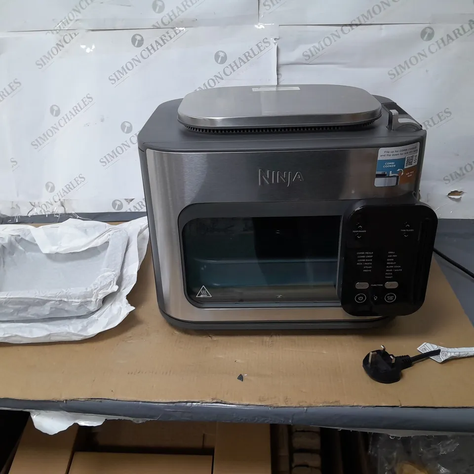NINJA MULTIFUNCTION 14 IN 1 OVEN & AIR FRYER