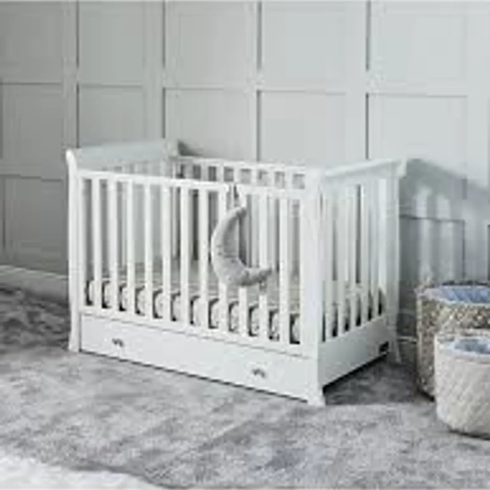 BOXED ICKLE BUBBA SNOWDON MINI COT BED - WHITE (2 BOXES )