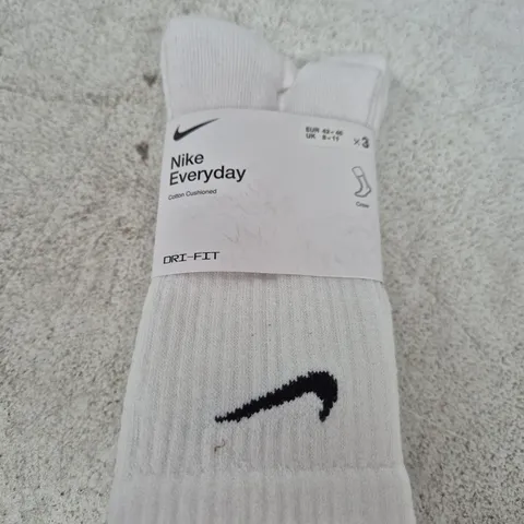 NIKE EVERYDAY COTTON CUSHIONED SOCKS (DRI-FIT) – UK 8-11