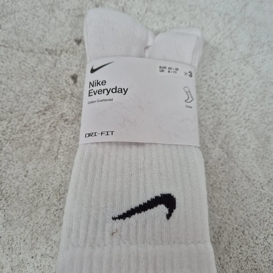 NIKE EVERYDAY COTTON CUSHIONED SOCKS (DRI-FIT) – UK 8-11