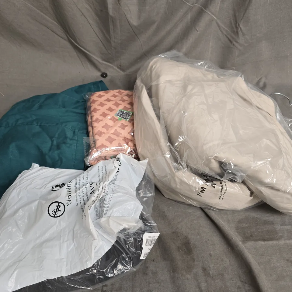 LARGE BOX OF APPROXIMATELY 20 ASSORTED CLOTHING ITEMS IN VARIOUS SIZES, STYLES AND COLOURS
