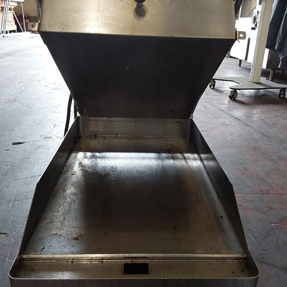 RM GASTRO ELECTRIC CLAM CONTACT GRILL – CHROMED FTHC 30 ED + KD 30 T