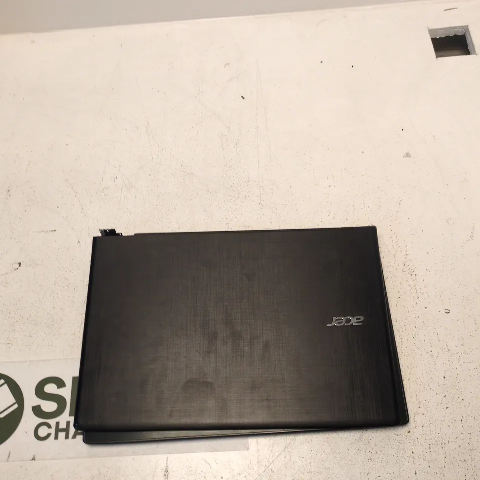 ACER TRAVELMATE P259 SERIES LAPTOP – N16Q2 – LEFT HINGE DAMAGED