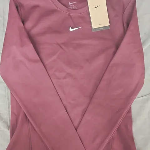 NIKE WOMEN'S LONG SLEEVE RUNNING TOP IN BURGUNDY SIZE MEDIUM